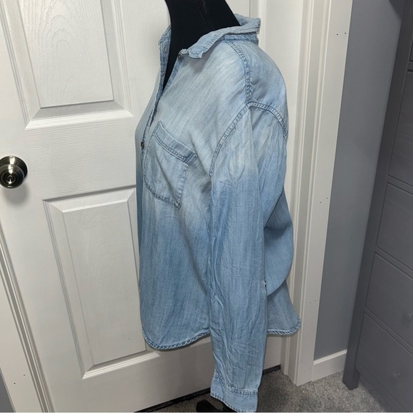 American Eagle Button Down Top - Picture 2 of 5